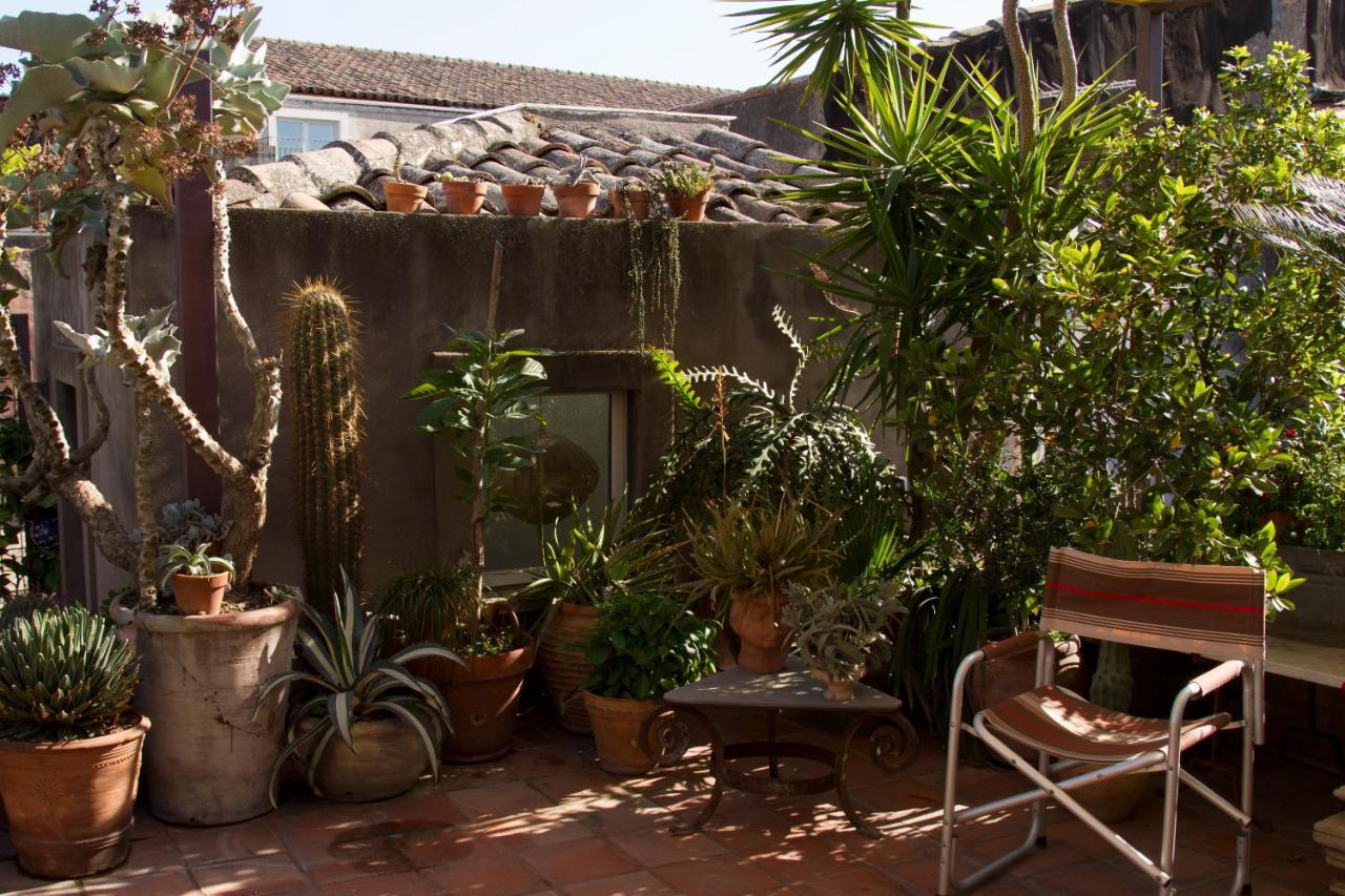 Tre Vie Apartment Con Terrazzo Giardino Pensile CTA Exterior foto