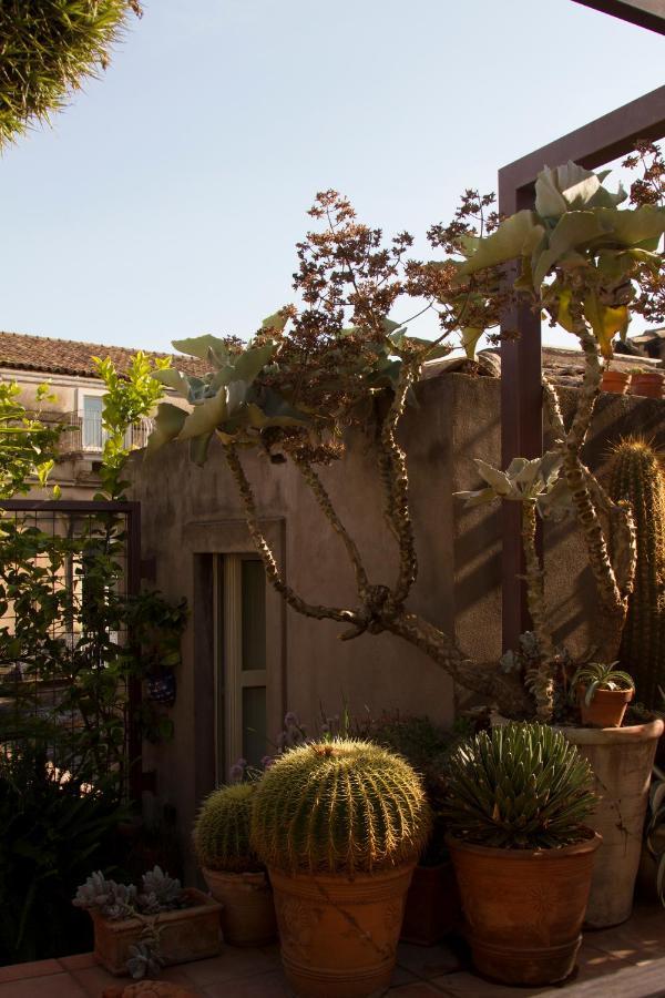 Tre Vie Apartment Con Terrazzo Giardino Pensile CTA Exterior foto