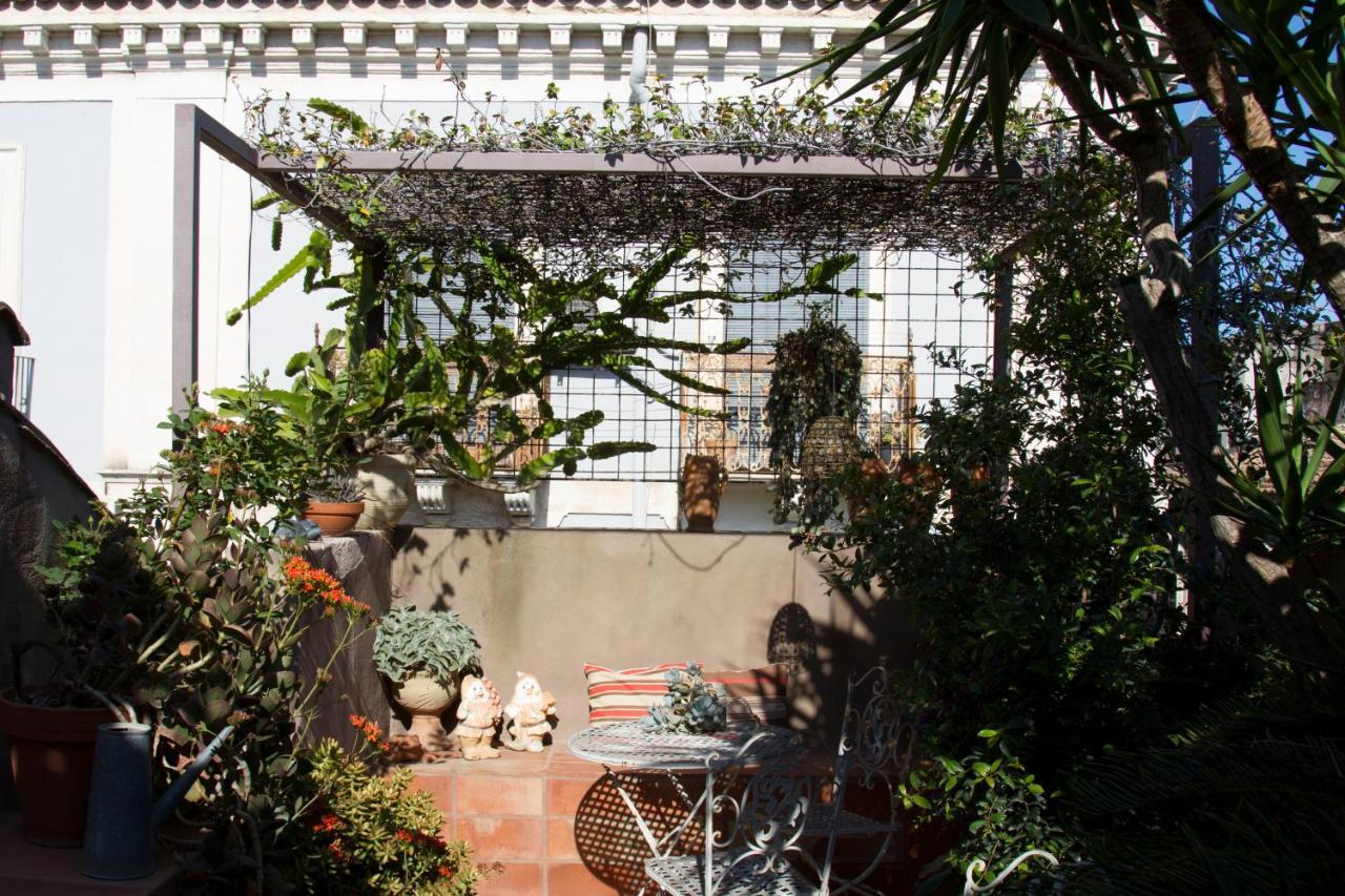 Tre Vie Apartment Con Terrazzo Giardino Pensile CTA Exterior foto